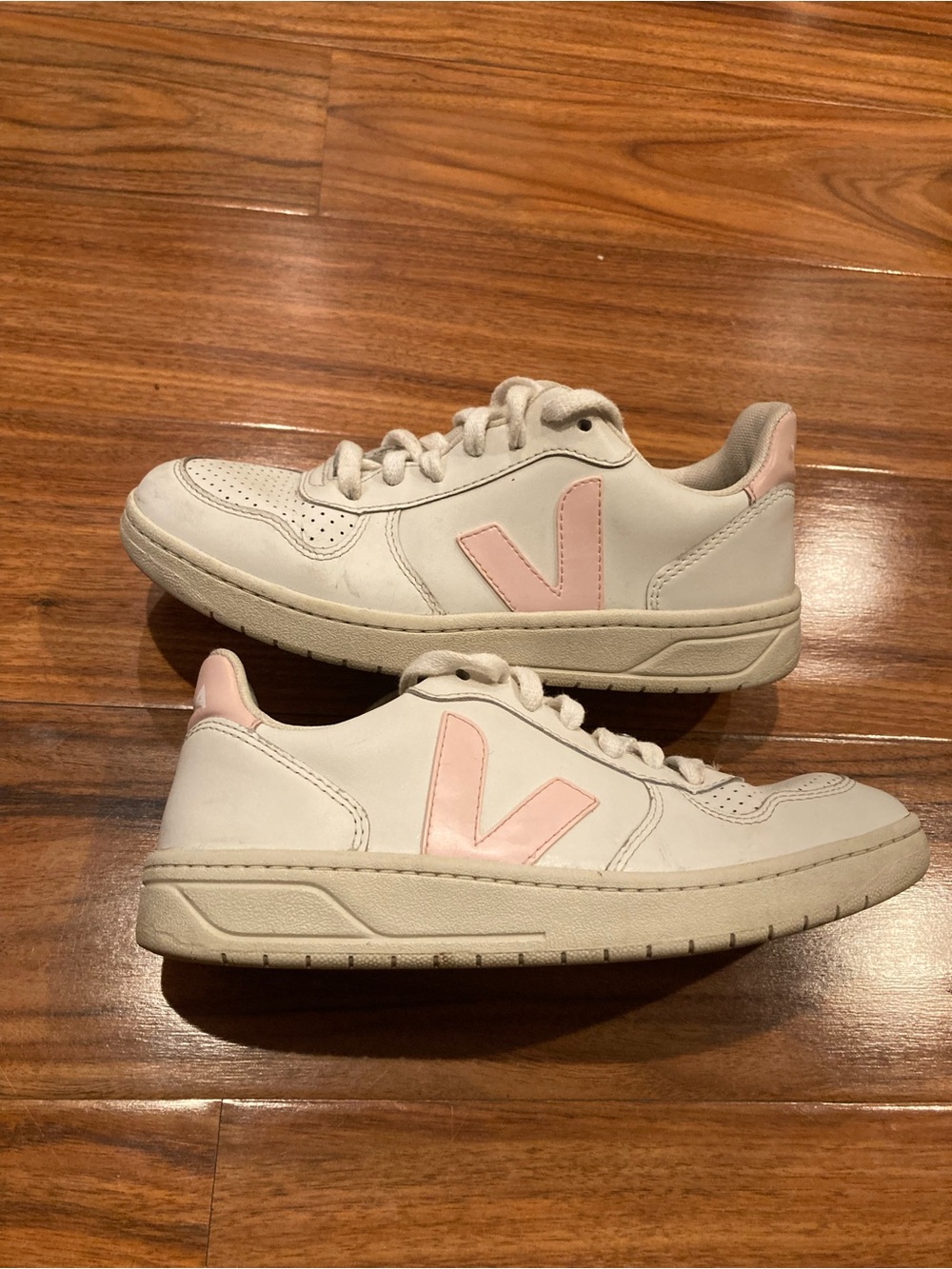 Womens Veja V 10 White Petale Pink Leather Fashion Sneakers Size 36/US 5